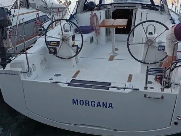 Wynajmij Bénéteau Oceanis 38 w Furnari