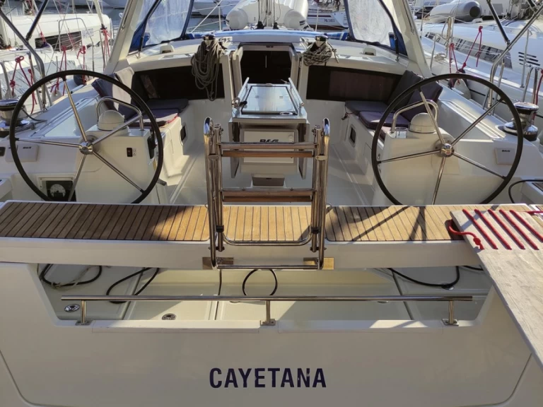 Żaglowiec do wynajmu w Furnari w najlepszej cenie