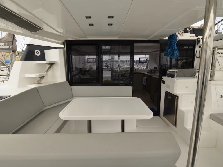 Wynajem Katamaran w Procida - Leopard Catamarans / Robertson & Caine Leopard 42 - 4 cab.