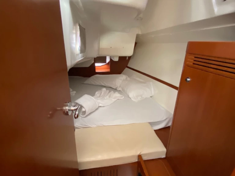 Żaglowiec do wynajmu w Procida w najlepszej cenie