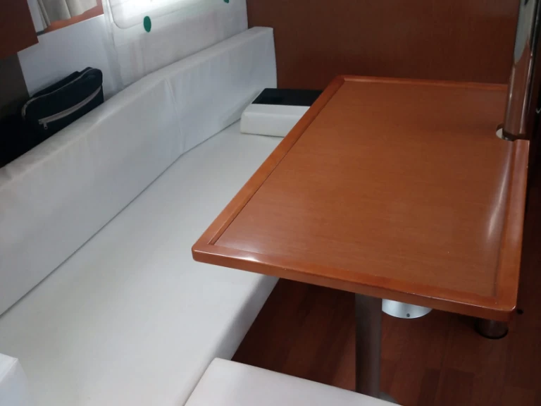 Wynajem Żaglowiec w Cannigione - Bénéteau Oceanis 38