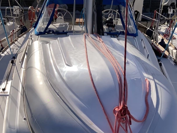 Wynajem Żaglowiec Bénéteau z patentem 