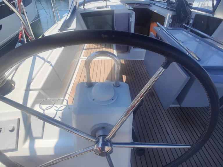 Żaglowiec do wynajmu w Procida w najlepszej cenie