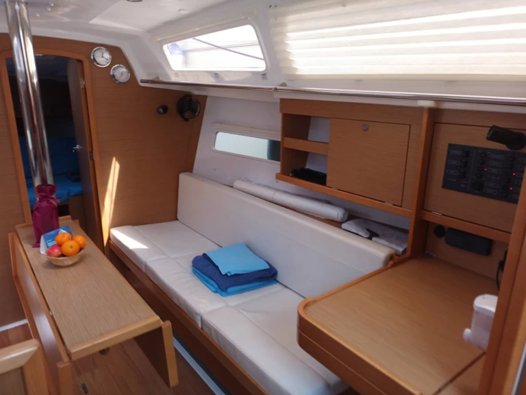 Wynajem łodzi Jeanneau Sun Odyssey 319 w Furnari na SamBoat 