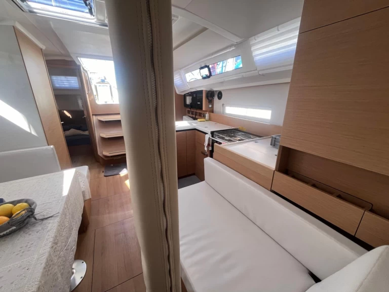 Wynajmij Jeanneau Sun Odyssey 410 w Cannigione