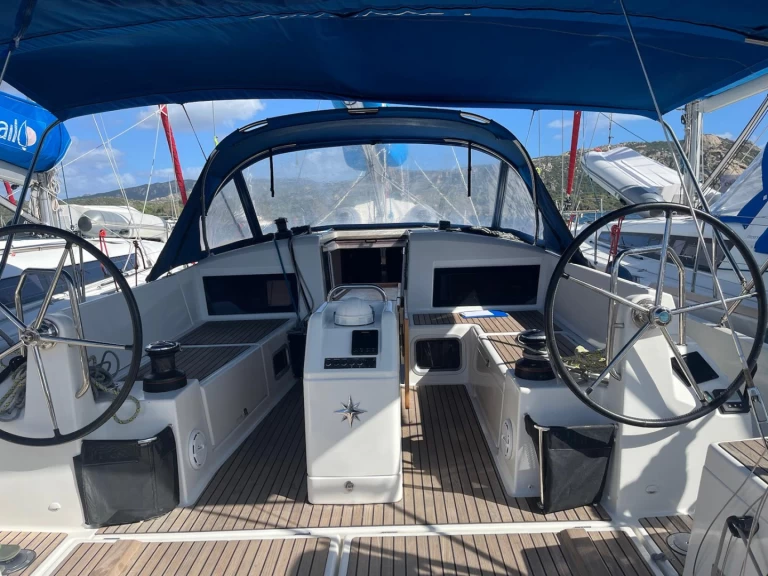 Wynajem łodzi Jeanneau Sun Odyssey 440 w Cannigione na SamBoat 