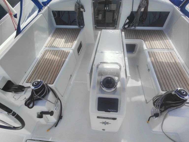 Wynajmij Jeanneau Sun Odyssey 440 w Procida
