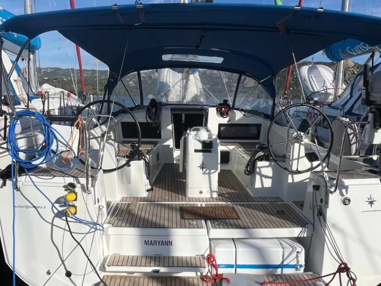 Wynajem Żaglowiec Jeanneau z patentem 