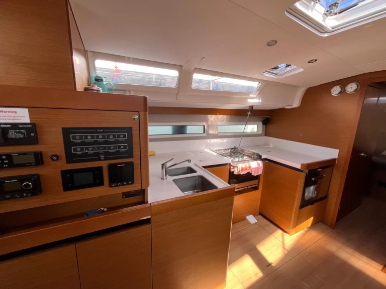 Wynajem w Cannigione- Jeanneau Sun Odyssey 490 na SamBoat