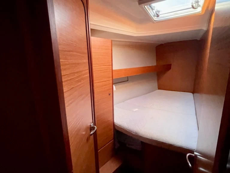 Żaglowiec do wynajmu w Alicante w najlepszej cenie