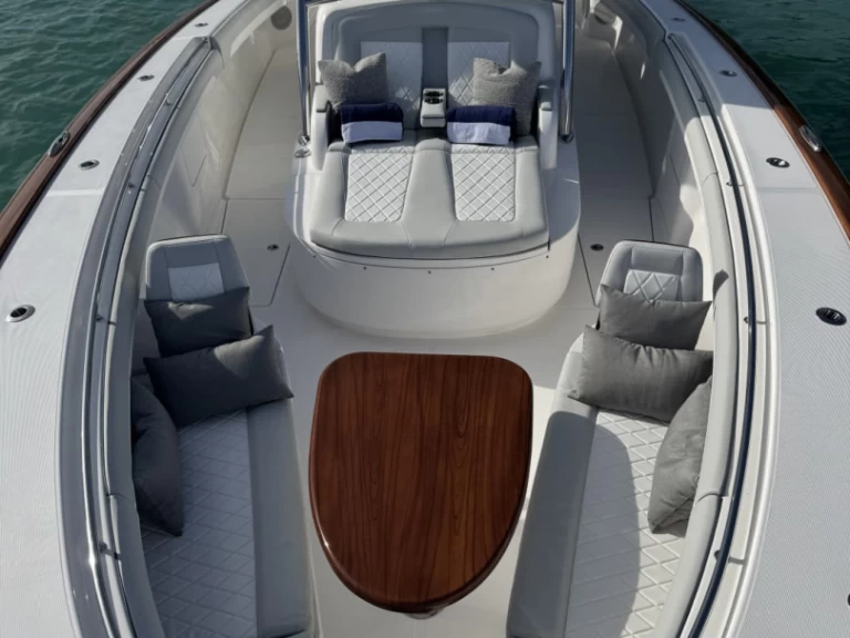 Wynajem łodzi West Palm Beach tanio 43 CC