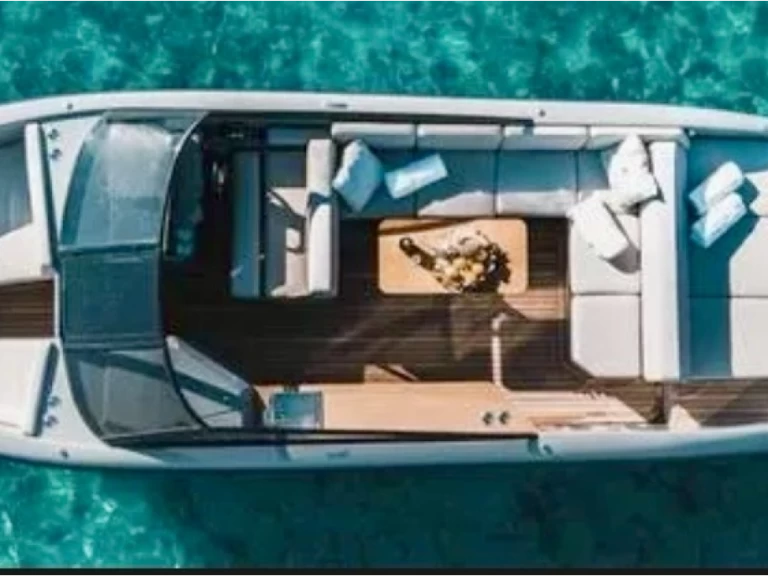 Rand Supreme 27 między profesjonalistami a osobami prywatnymi w Riviera Beach