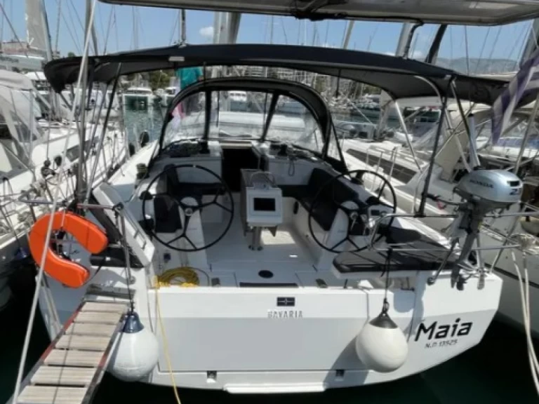 Wynajem łodzi Bavaria Bavaria C42 w Alimos na SamBoat 