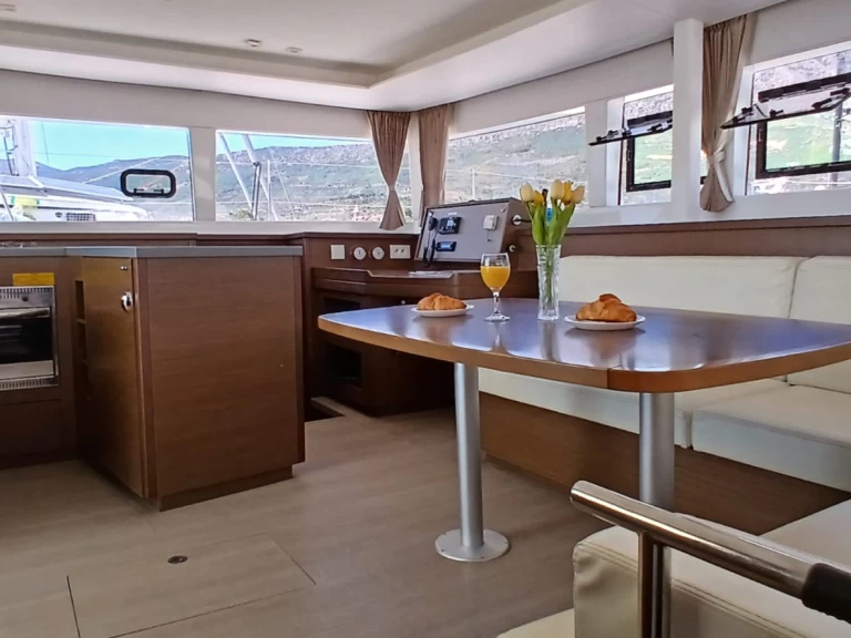 Wynajem łodzi Kaštela tanio Lagoon 450 Sport Top