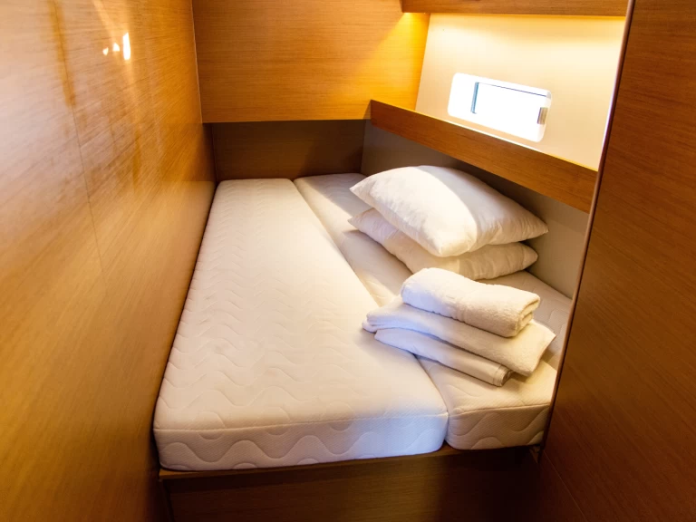 Wynajmij Jeanneau Sun Odyssey 490 w Lavrio