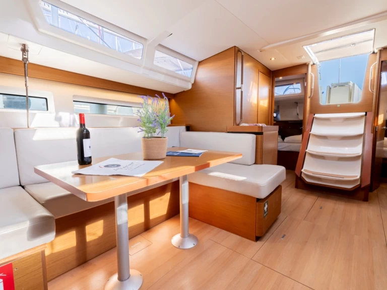 Jeanneau Sun Odyssey 490 między profesjonalistami a osobami prywatnymi w Rhodes (City)