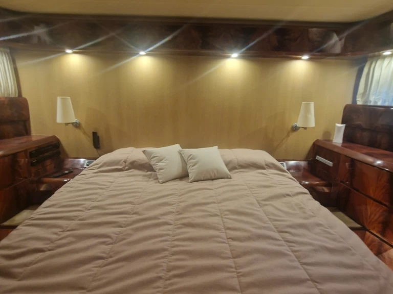 Luksusowy jacht do wynajmu w San Vincenzo w najlepszej cenie