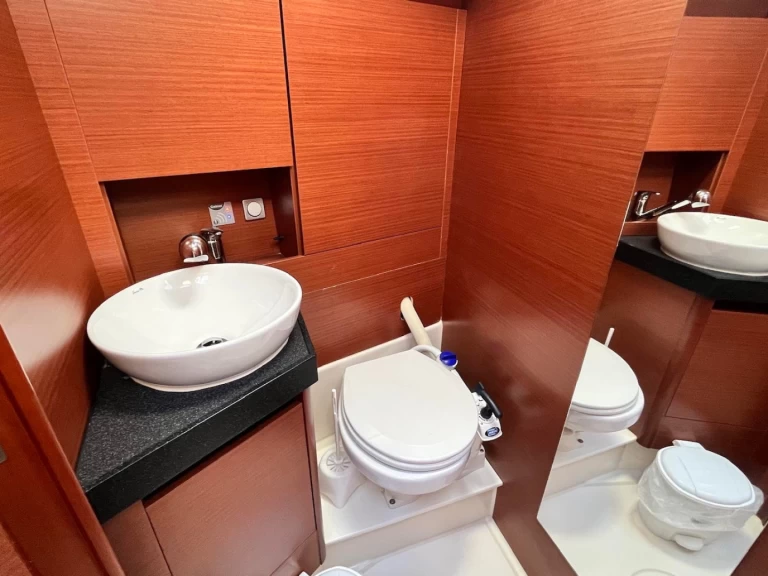 Żaglowiec do wynajmu w Lavrio w najlepszej cenie