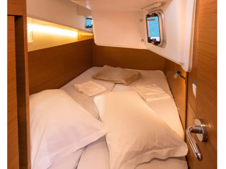 Wynajmij Żaglowiec z lub bez skippera Jeanneau w Vibo Marina