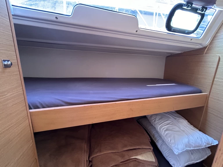 Wynajem Żaglowiec Dufour z patentem 