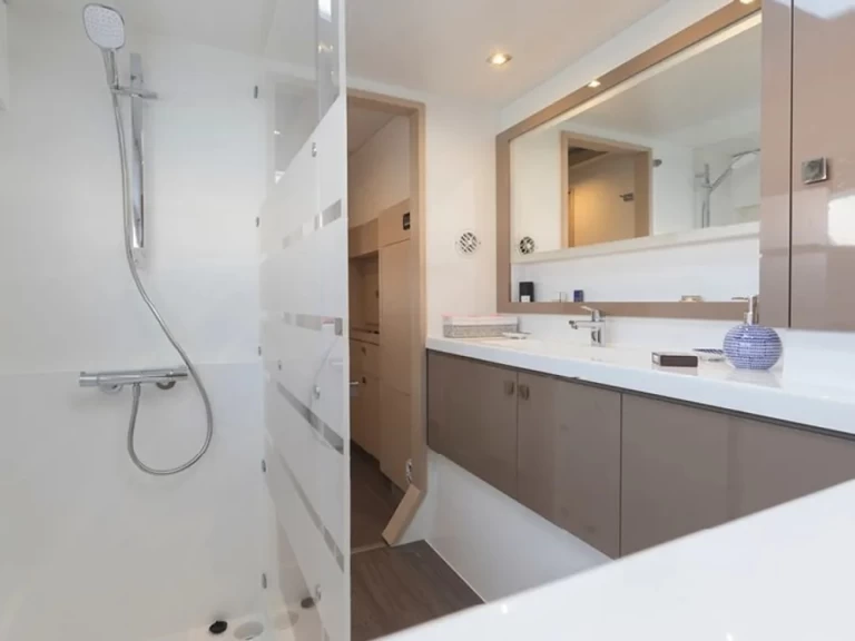 Wynajmij Fountaine Pajot Astrea 42 w Lavrio