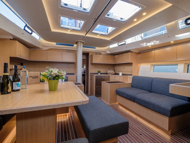 Wynajmij Żaglowiec z lub bez skippera Bavaria w Lavrio