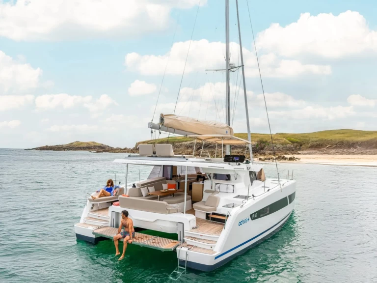 Wynajem Katamaran Fountaine Pajot z patentem 