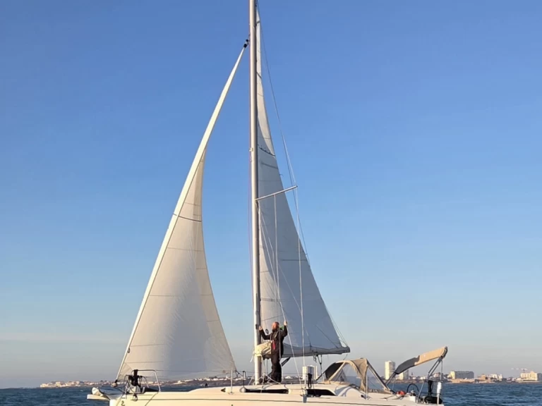 Żaglowiec do wynajmu w Les Sables-d'Olonne w najlepszej cenie