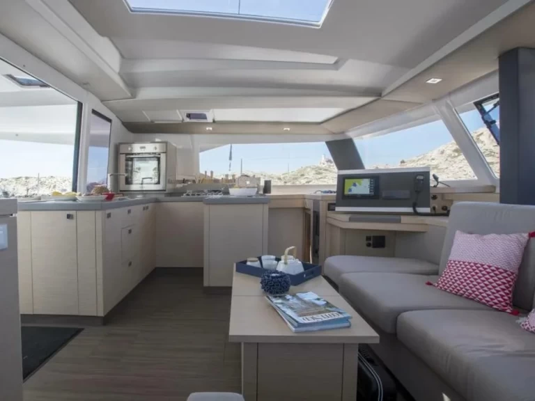 Wynajmij Fountaine Pajot Astrea 42 w Punat