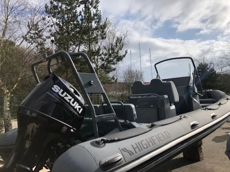 Wynajmij Łódż półsztywna z lub bez skippera Highfield w Port-Haliguen