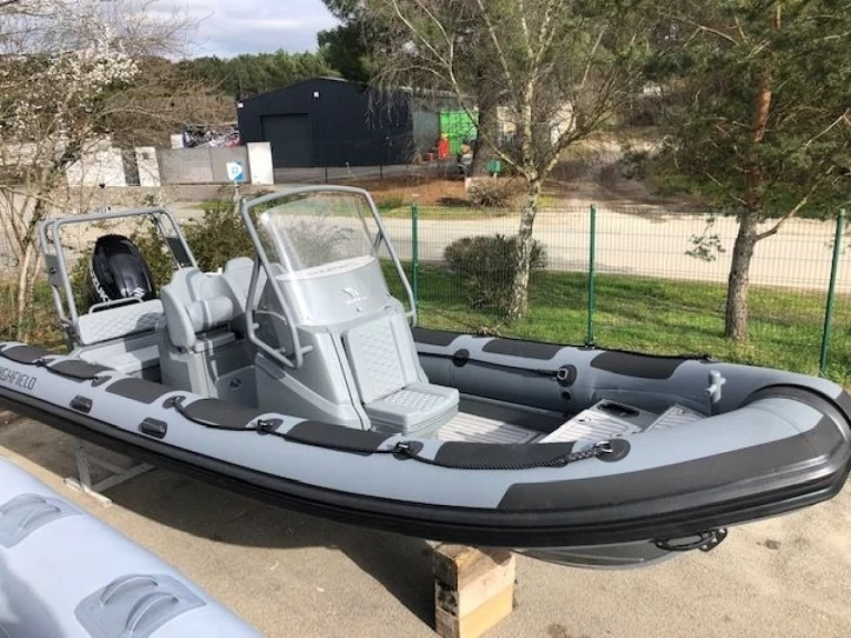 Wynajmij Highfield Patrol 660 w Port-Haliguen