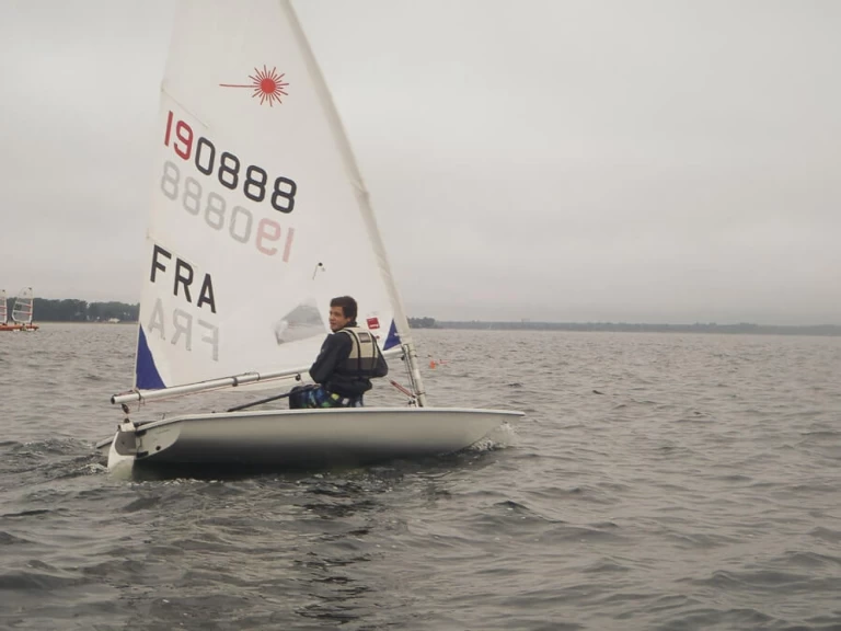 Wynajem łodzi Carnac tanio Laser Solo