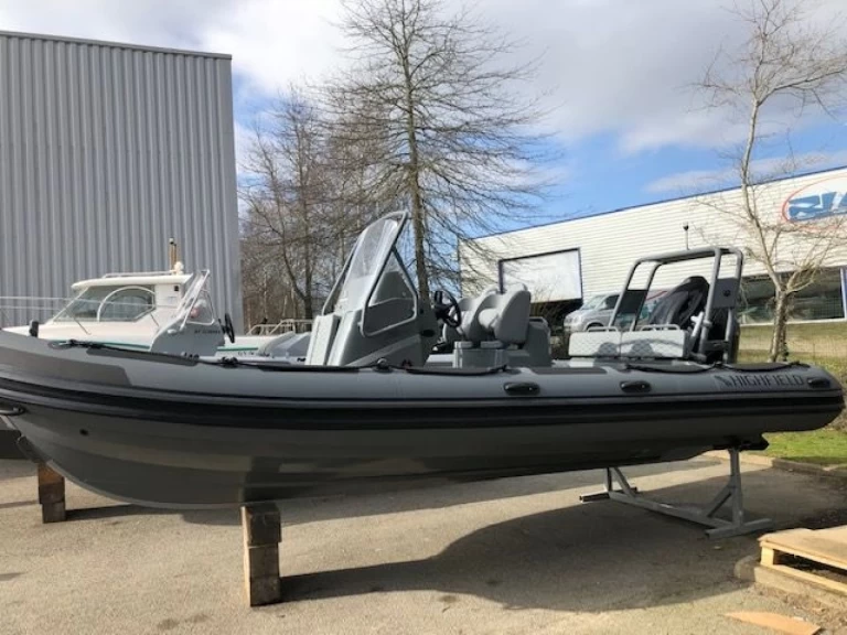 Wynajmij Łódż półsztywna z lub bez skippera Highfield w Port-Haliguen