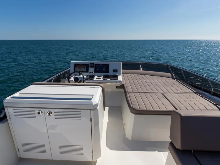 Wynajem łodzi Port-Haliguen tanio Prestige 520