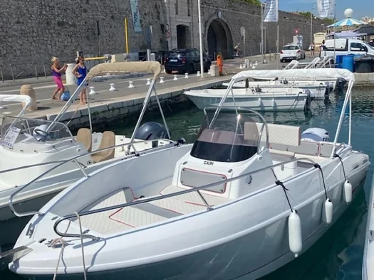 Wynajem w Antibes- Selva Open Line D 5.7 na SamBoat