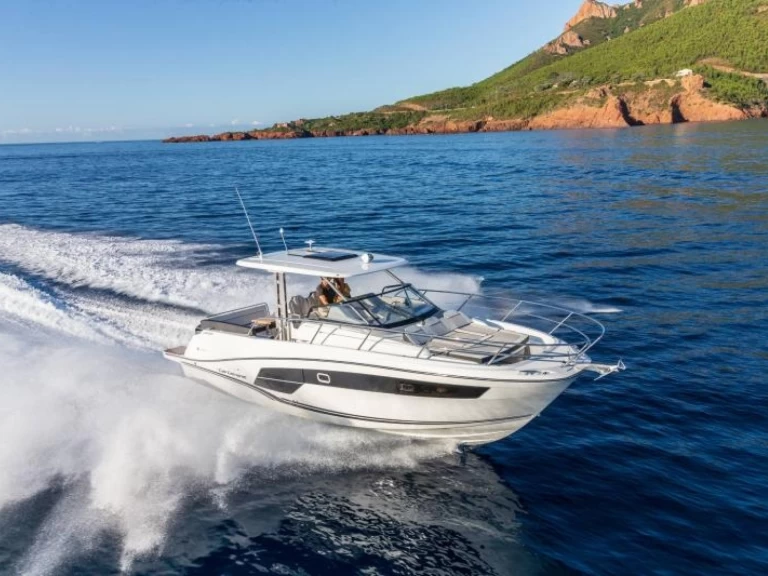 Wynajem łodzi La Trinité-sur-Mer tanio Cap Camarat 10.5 WA série 2