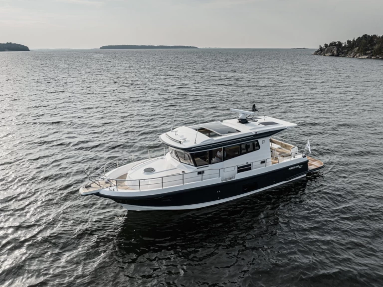 NORD STAR NORD STAR 42 PATROL między profesjonalistami a osobami prywatnymi w La Trinité-sur-Mer