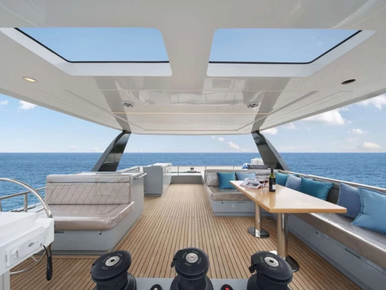 HeySea HeySea SV60T między profesjonalistami a osobami prywatnymi w Nea Peramos