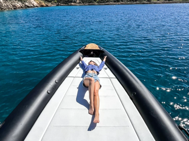 Wynajem Łódż półsztywna Seafighter z patentem 