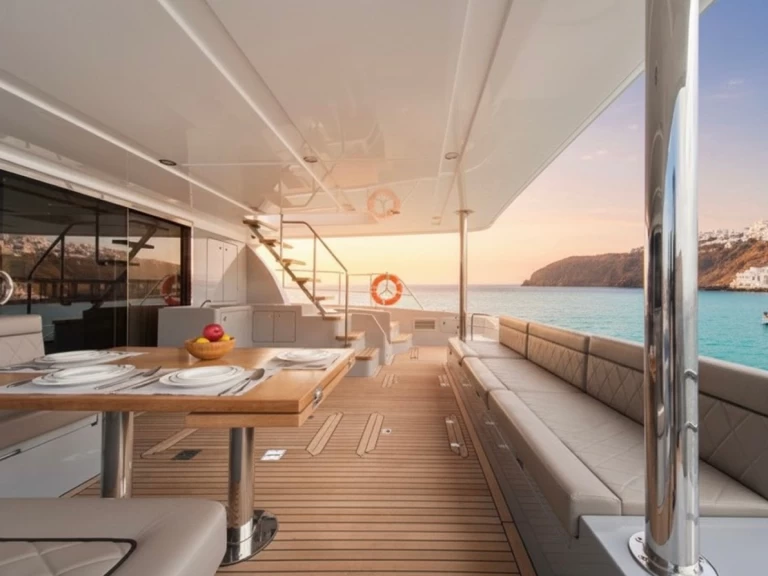 HeySea HeySea SV60T między profesjonalistami a osobami prywatnymi w Nea Peramos