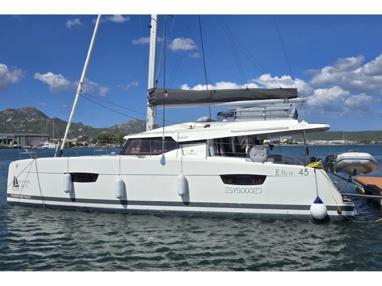 Wynajem Katamaran Fountaine Pajot z patentem 