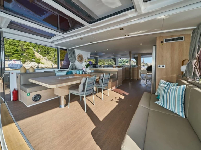 Katamaran do wynajmu w Golfo Aranci w najlepszej cenie