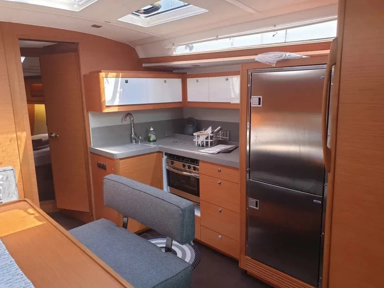 Wynajem Żaglowiec Dufour z patentem 