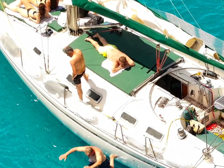 Bénéteau First 45 F5 między profesjonalistami a osobami prywatnymi w Rhodes (City)