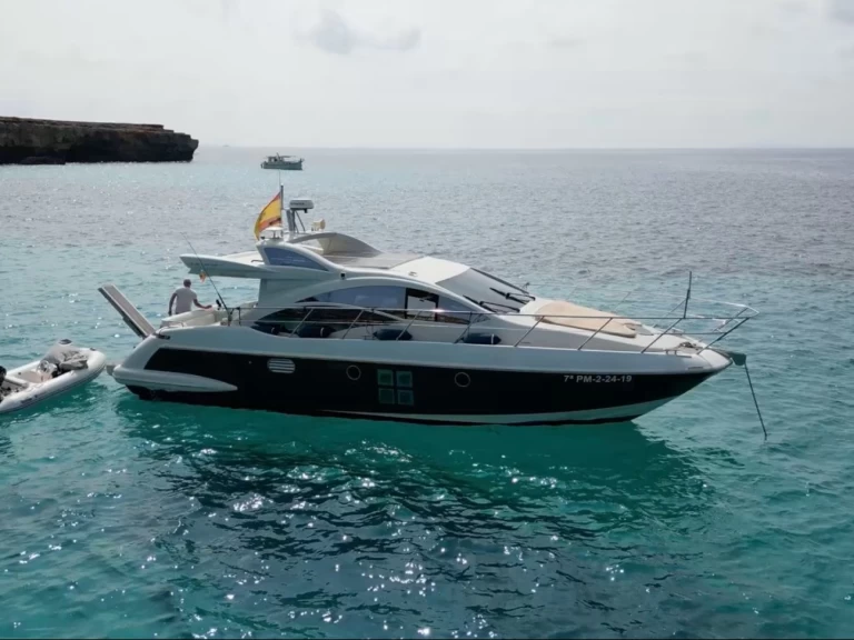 Wynajem łodzi Azimut Azimut 43 w Cala d'Or na SamBoat 