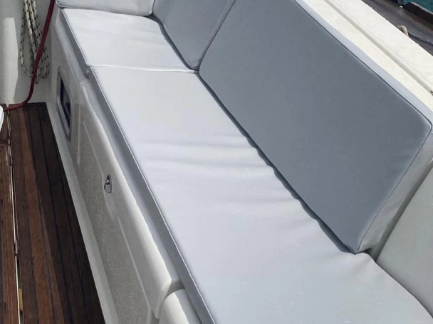 Wynajmij Żaglowiec z lub bez skippera Bénéteau w Reggio Calabria