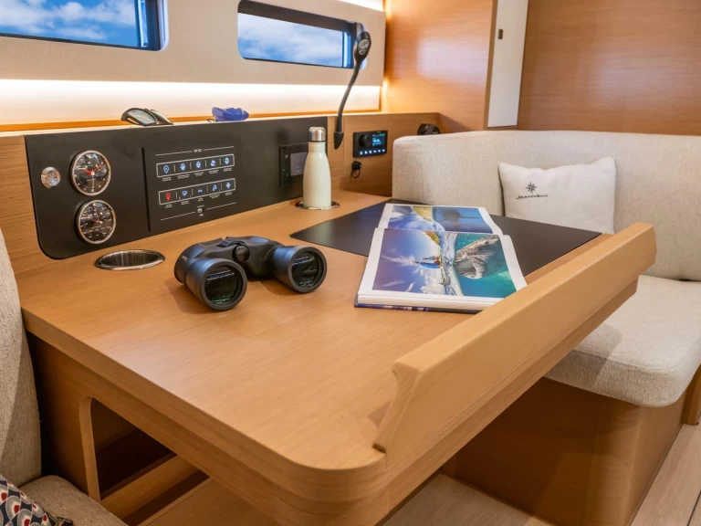 Żaglowiec do wynajmu w Níkiti w najlepszej cenie