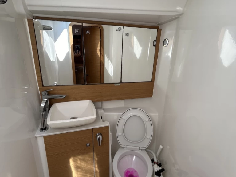 Wynajem Żaglowiec Dufour z patentem 