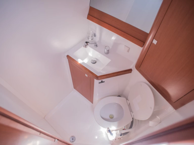 Wynajmij Bénéteau Oceanis 48 w Ávdira