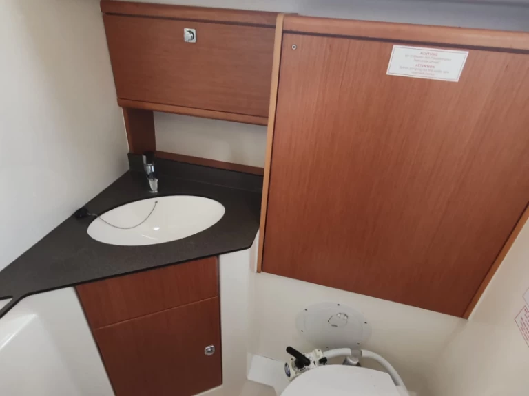 Bavaria Cruiser 46 między profesjonalistami a osobami prywatnymi w Drage